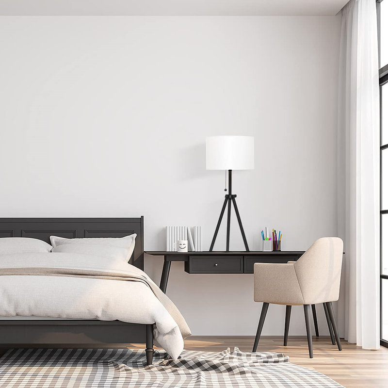 Tripod Table Lamp Adjustable in Height