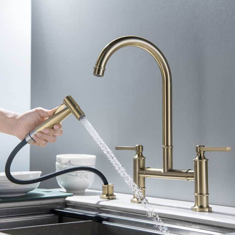 Robinet d'évier de cuisine en acier inoxydable 15 po avec douchette latérale, Or brossé, 3.2 GPM