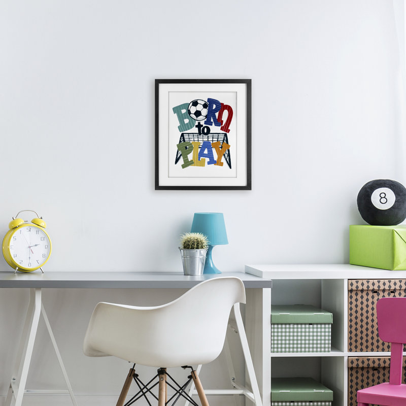 «Born To Play Soccer», reproduction encadrée sous verre, conception de Connie Summers, H 21 po x l 17 po, Cadre noir minuit