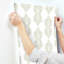 Rouleau de papier peint autocollant L 20 pi x l 20,5 po Hamall Broadsands Botanica-582382686-582382673