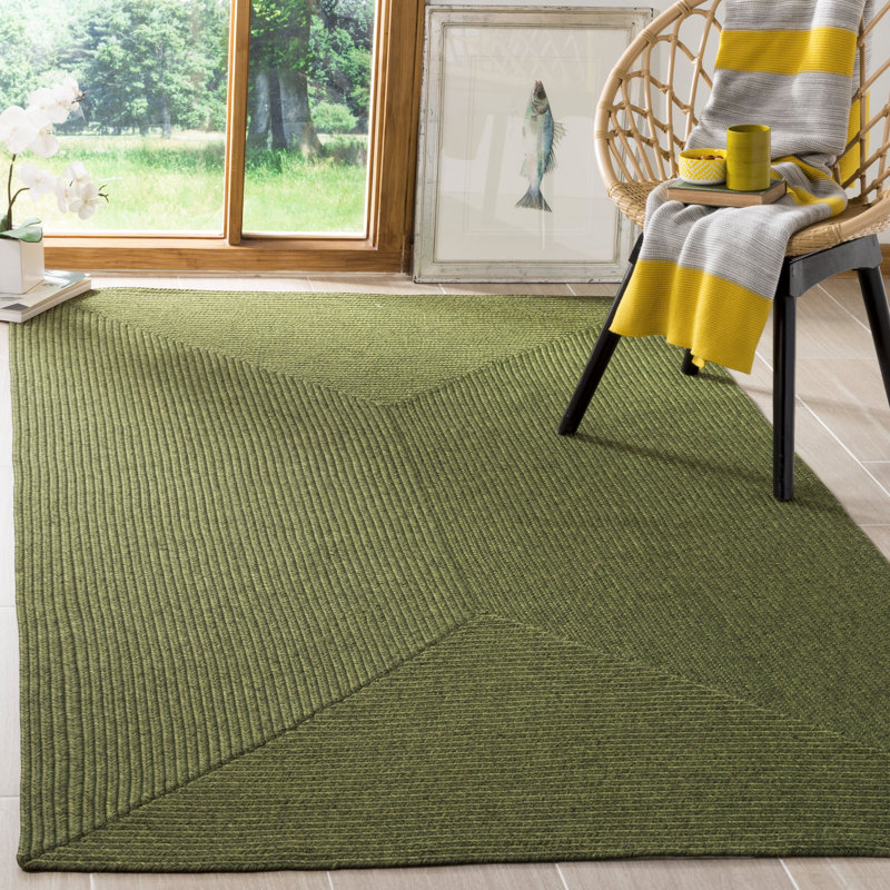 Lakehurst Solid Green Indoor/Outdoor Rug, Rectangle 183cm x 244cm