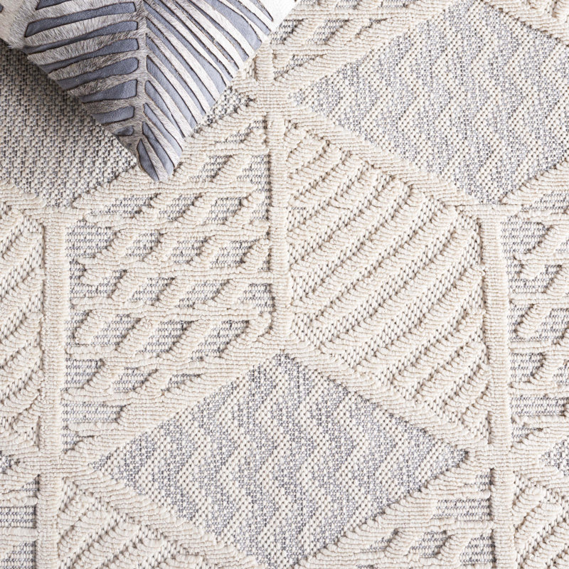 Ivory Geometric Wool and Cotton Area Rug 5'3" x 7'6"