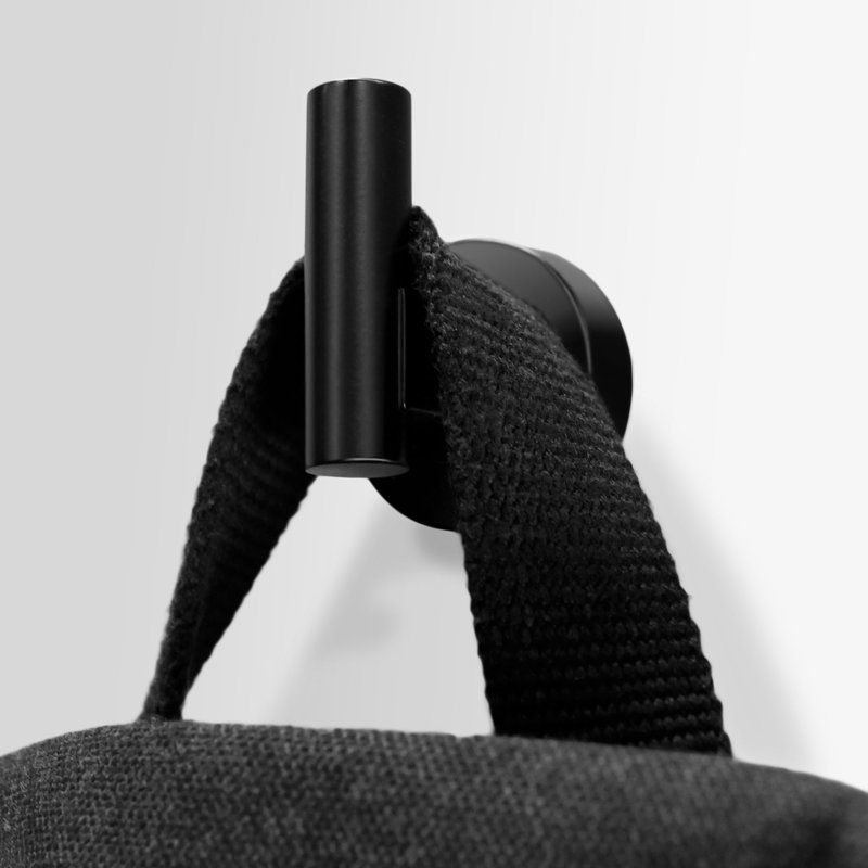 Lumi Home Furnishings, Noir mat