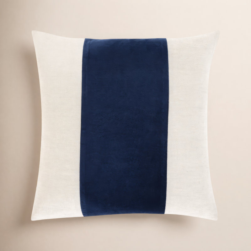 Housse de coussin Kat, 20 po x 20 po, Bleu marine / Ivoire, Polyester/ bourre en polyester