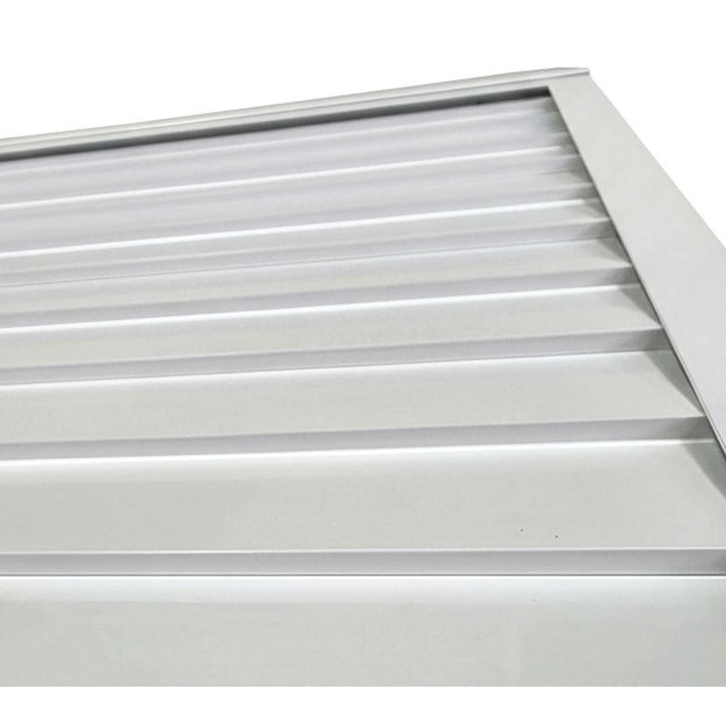 Auvent métallique White Ridge 5.6, fabriqué en aluminium léger pour l'extérieur, finition contemporaine en peinture poudre solide, charnière continue avec solin intégré, conception d'installation efficace.