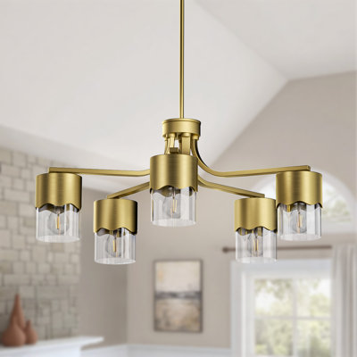 Lustre moderne / traditionnel en laiton poli à 5 lumières de 28 po de large avec abat-jour en verre transparent Kailyn pour salle à manger ou cuisine