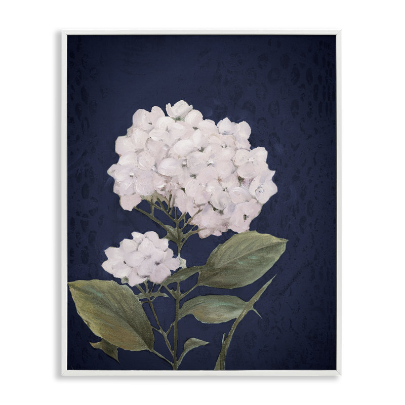 «White Hydrangea Blossom White», art de la giclée blanche par Patricia Pinto, Estampe numérique encadrée blanc bord de mer