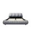 Très grand lit confortable avec revêtement en tissu massif et support en bois massif, lattes épaisses à plateforme grise-932379896-932379877