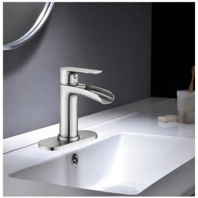 Robinets de lavabo de salle de bain à poignée simple avec bonde escamotable Waterfall
