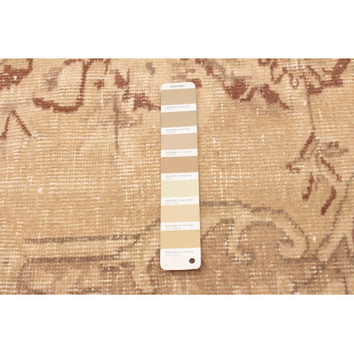 Tapis brun clair Antalya 6 pi 6 po x 10 pi 0 po