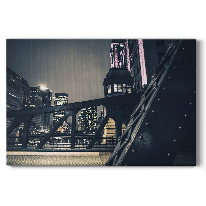 Chicago River At Night Iv sur impression sur toile, H 40 po x l 60 po x P 1,5 po