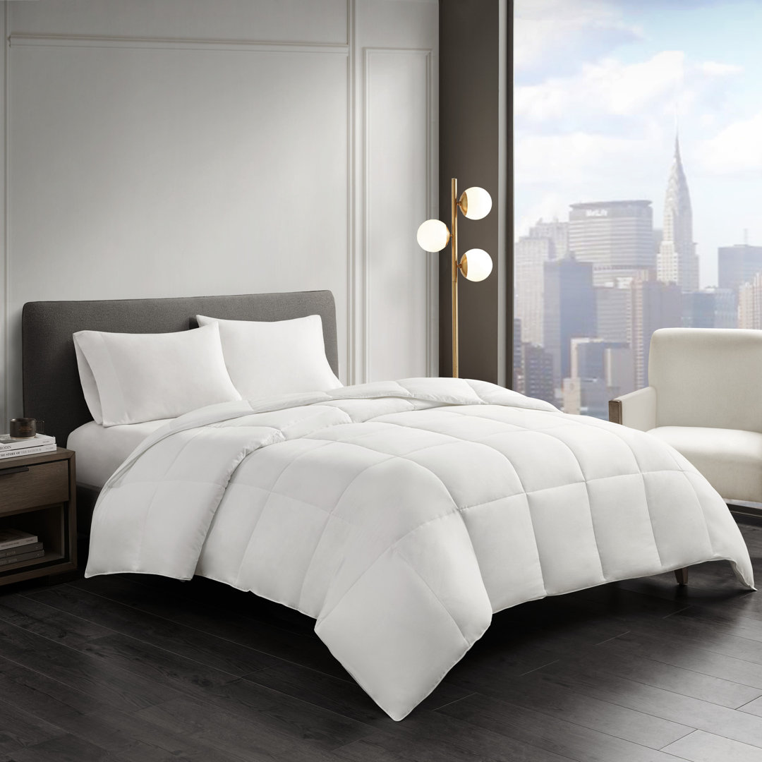 Year Round Warmth 300 Thread Count Cotton Sateen Down Alternative 3M Thinsulate Comforter Madison Park 