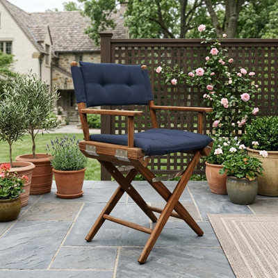 Chaise de réalisateur d'intérieur 23 po avec coussin bleu marine et bois massif bleu marine et brun