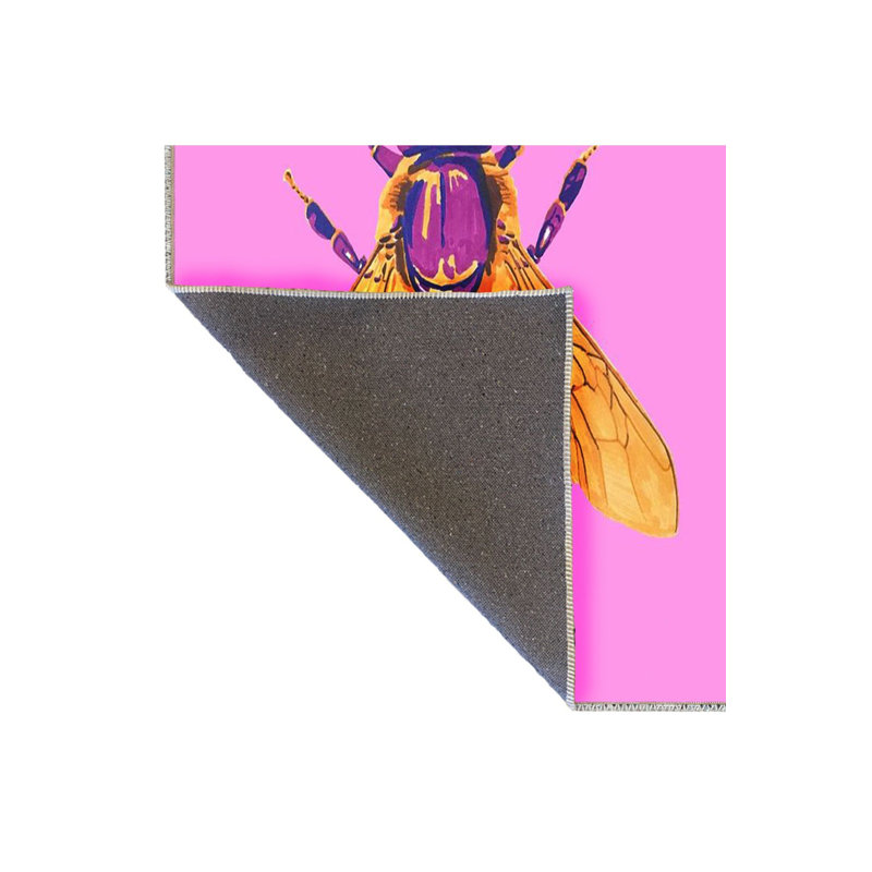Tapis lavable à la machine à motif tissé à motif de mouches rose, Sous-tapis rectangulaire 2 pi 4 po x 3 pi 11 po