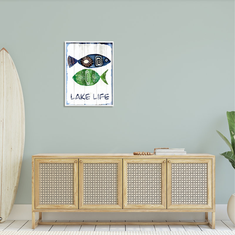 «Lake Life», motif de formes de poisson patiné par Jadei, impression, L 24 po x H 30 po, Giclée encadrée blanc bord de mer