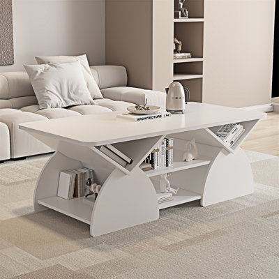 Table basse en bois avec tablette