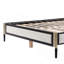 Lit double avec tête de lit en tissu blanc, cadre argent champagne et noir