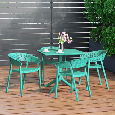 Ensemble repas carré pour 4 personnes