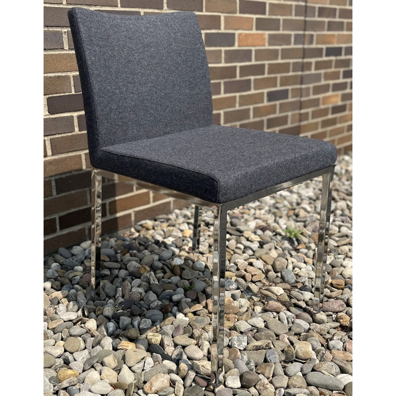 Chaise d’appoint rembourrée Heffington, Gris foncé
