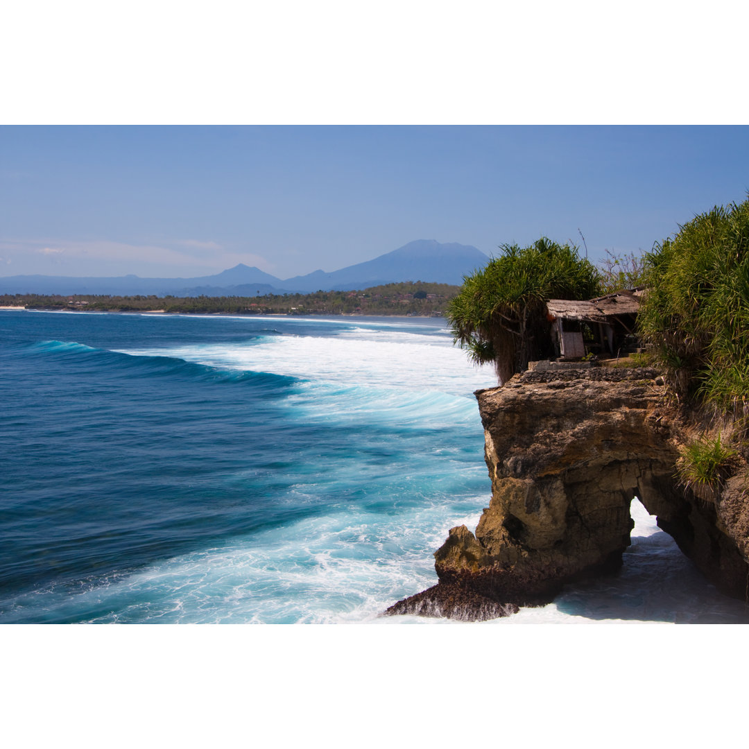 Beautiful Coastline Waves von Fototrav - Kunstdrucke auf Leinwand ohne Rahmen