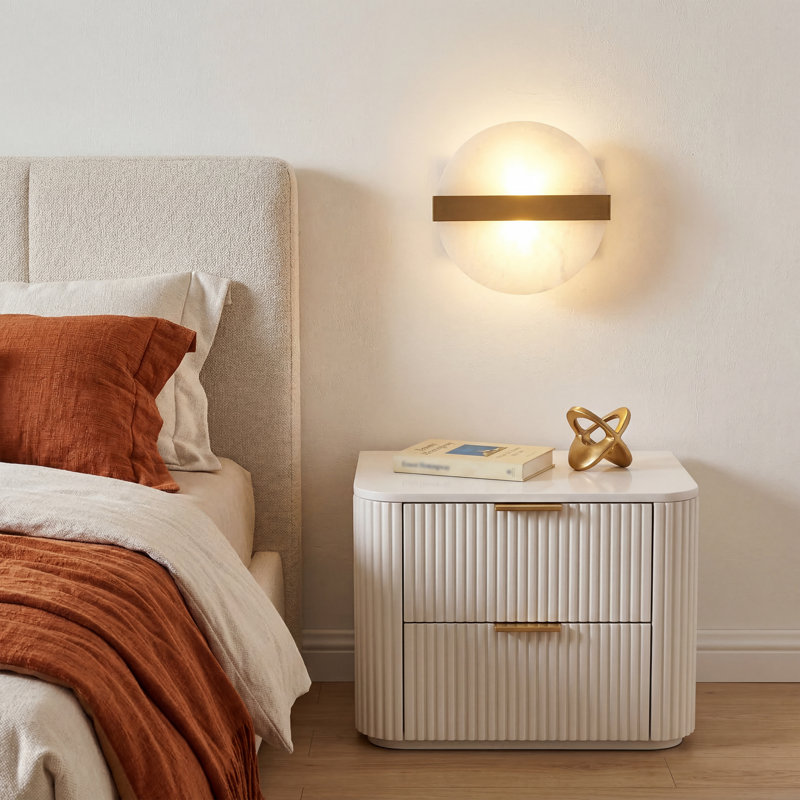 Applique murale à intensité variable 2 lumières 9,45 po avec abat-jour albâtre, ampoules incluses, Laiton vieilli