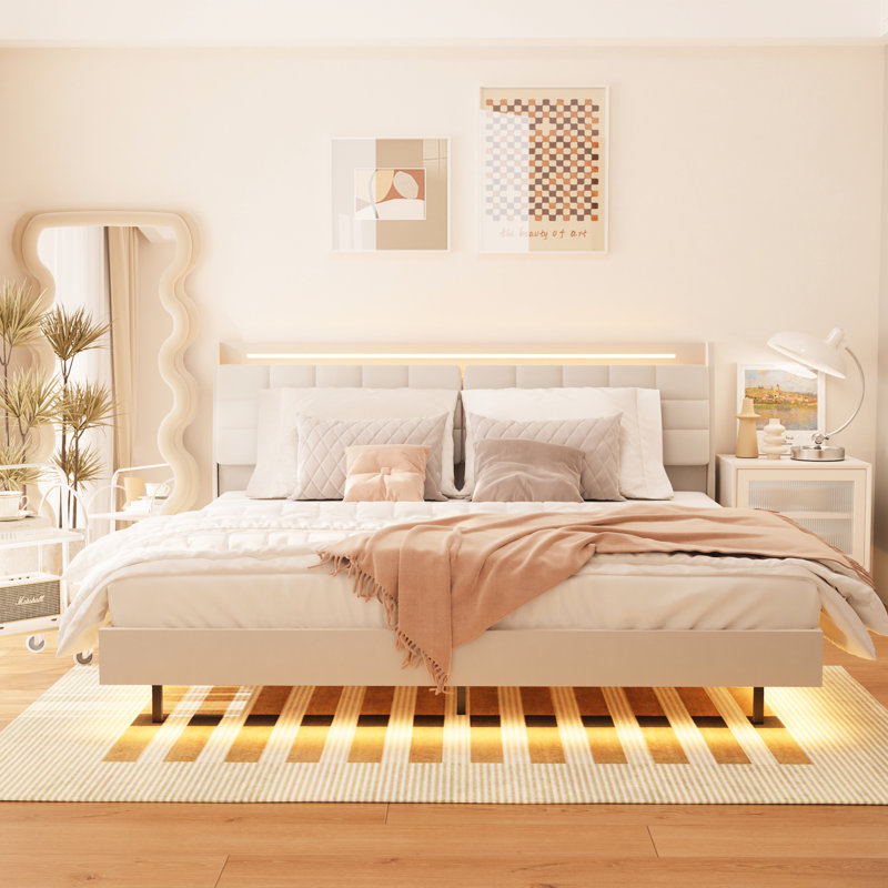 Structure de grand lit avec éclairage à DEL, rangement dissimulé, charge, lumières de revêtement en velours beige, fonction de rangement et de charge,