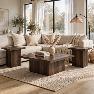 Ensemble de 3 tables basses et tables de bout Darla, pin brun foncé
