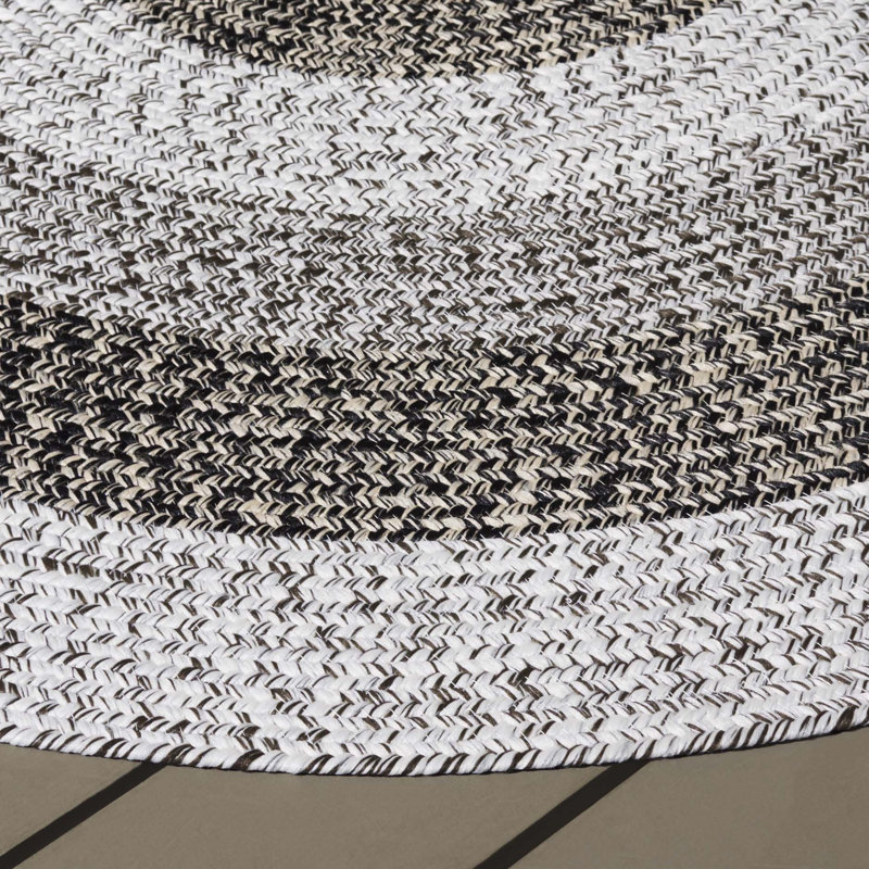 Burgan Woven Performance Machine Washable Performance Chevron Indoor/Outdoor Area Rug, Round 5'