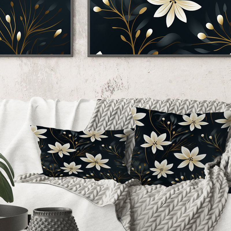 Coussin décoratif noir et ivoire à motif floral élégant I, H 18 po x l 18 po