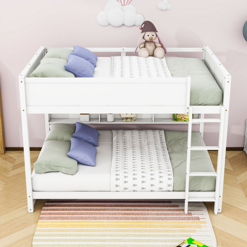 Lit superposé grand-lit en bois avec échelle intégrée et tablettes, Blanc