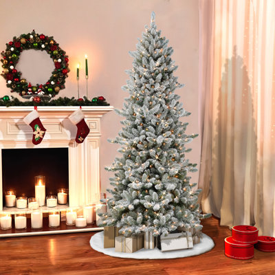 Arbre de Noël épinette vert avec lumières Gwyned
