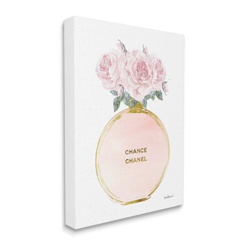 Bouteille de parfum ronde avec roses par Amanda Greenwood - impression, Toile tendue, H 48 po x l 36 po