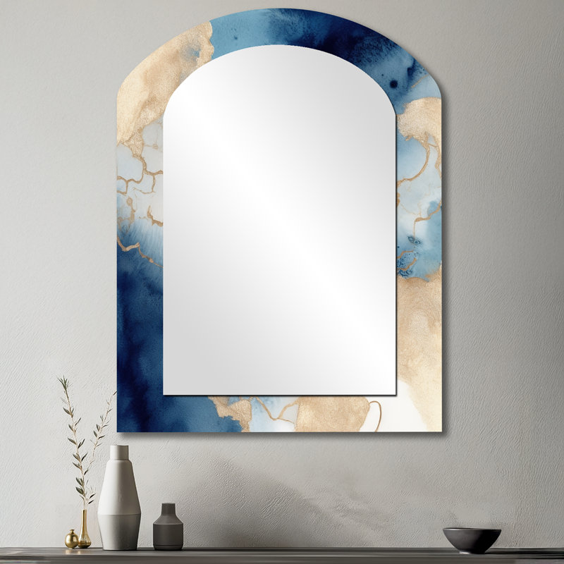«Blue and Gold Marble Clouds VIII - Fractals Arch Mirror», miroir mural asymétrique moderne, impression sur métal