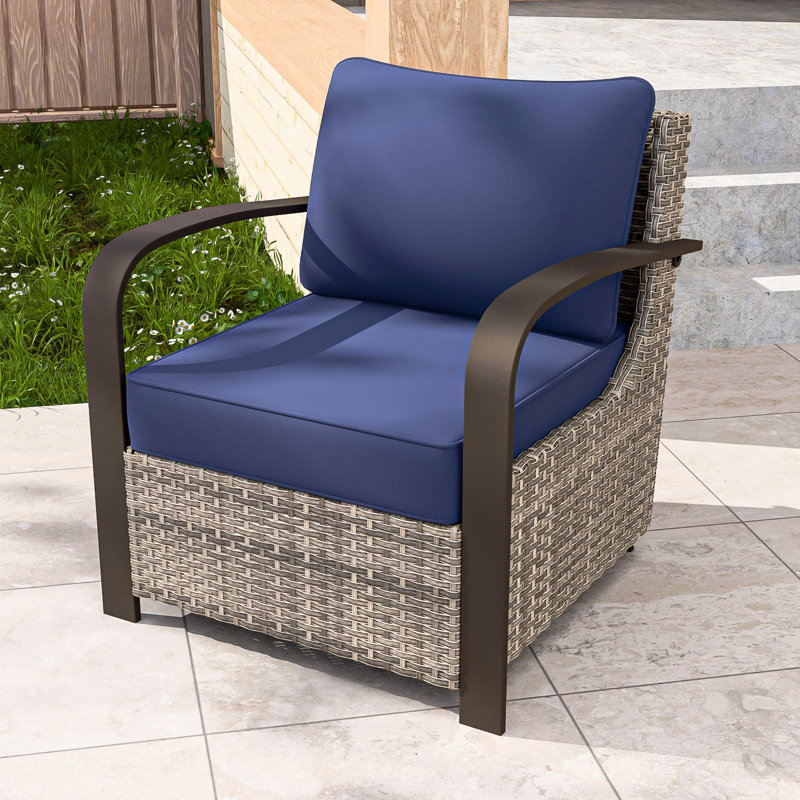 Méridienne de patio brun en osier, accoudoir courbé en métal, coussin, Bleu