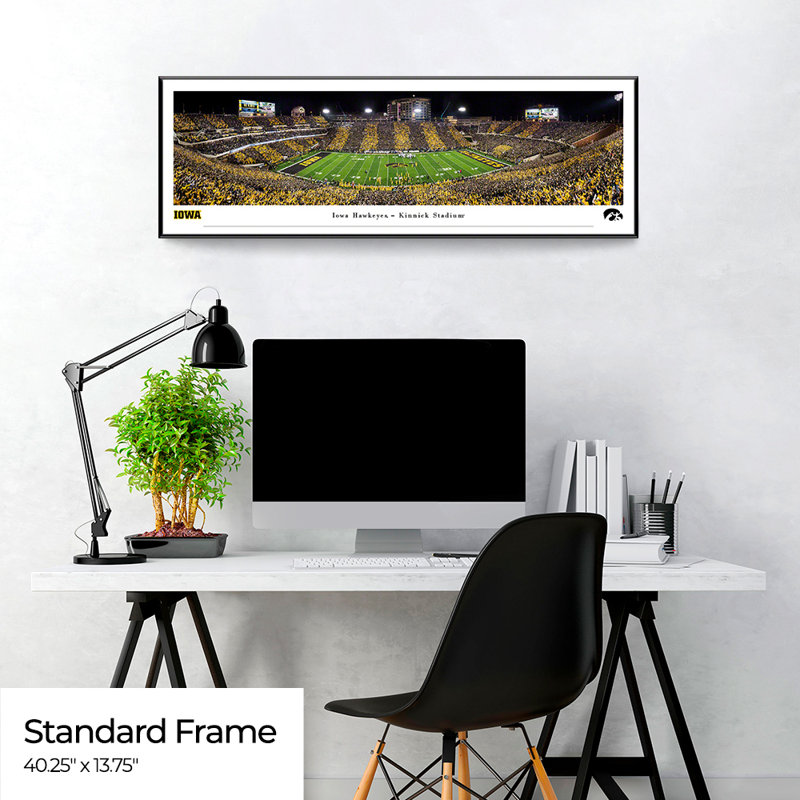 NCAA Iowa Hawkeyes Football, impression panoramique, H 13,75 po x l 40,25 po x P 0,88 po, Cadre flottant noir