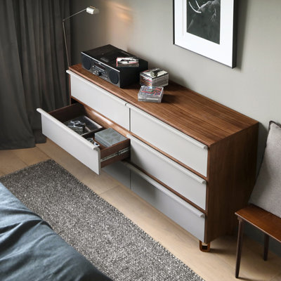 Buffet de style nordique minimaliste