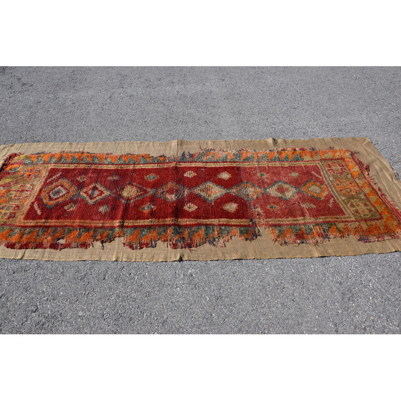 Tapis turc rétro fait à la main avec un motif géométrique rouge vif et orange pour un décor bohème