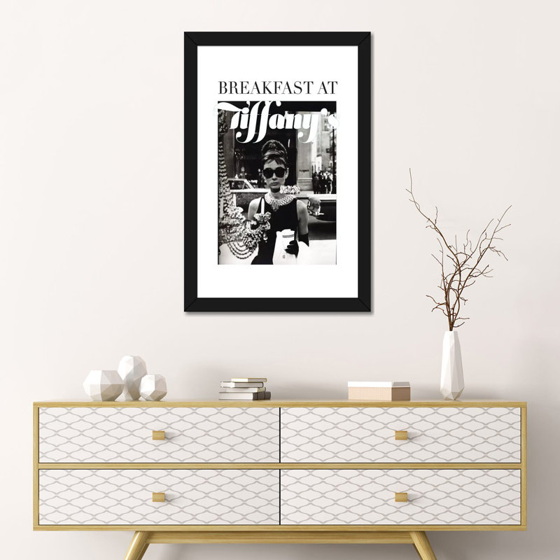 Impression de Tiffany classique Audrey Hepburn par radio days, Papier encadré noir, Blanc, H 24 po x l 16 po x P 1 po