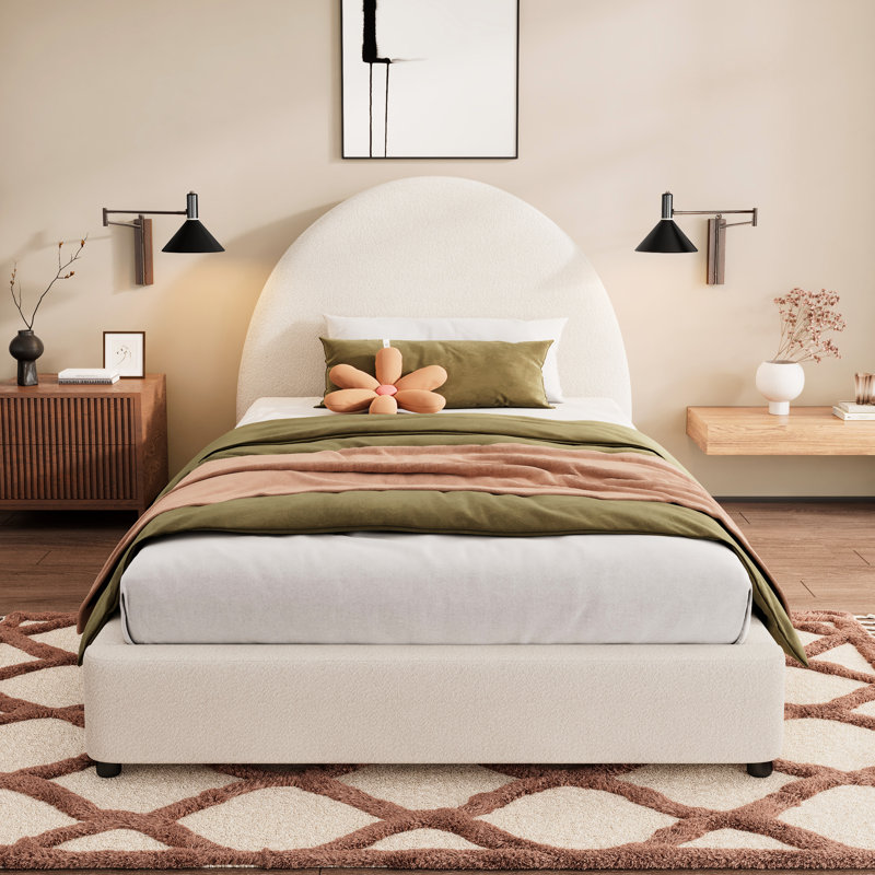 Lit simple tapissier blanc Boucle, tête de lit ronde incurvée pour l'élégance de la chambre à coucher, cadre de lit sans sommier requis avec tête, confort et style épais de 3,8 pouces, assemblage rapide