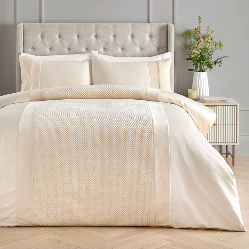 Iras Polyester No Pattern Duvet Cover Set with Pillowcases Included, Double Duvet Cover Set + 2 Pillowcases