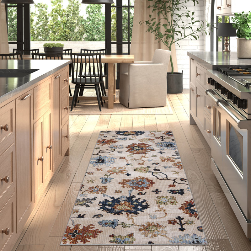 Claymore Performance Floral Indoor Rug, Runner 2'6" x 7'3"