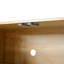 Meuble télé à grain rétro en bois avec porte ondulée pour téléviseur de 75 po ou moins, console média rustique avec amplement d'espace de rangement, meuble télé à base robuste avec gestion des câbles pour le salon