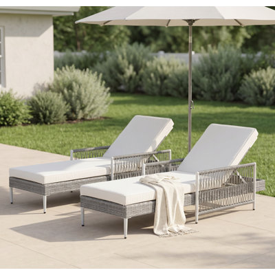 Chaise longue d'extérieur en rotin PE toutes saisons, fauteuil de patio minimaliste en osier avec inclinable réglable à 6 vitesses, accoudoirs et coussin pour la piscine, terrasse, ensemble de 2, gris