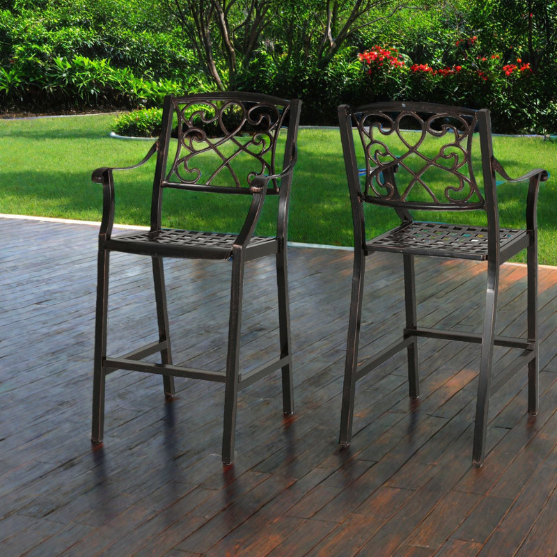 Élégants tabourets de bar de patio en cuivre, aluminium durable, attrait rétro pour les réceptions en plein air