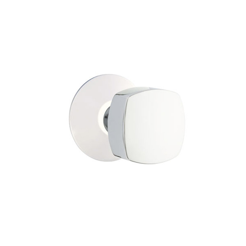Ensemble de boutons d'intimité Emtek avec rosette moderne et bouton Freestone, Chrome brillant