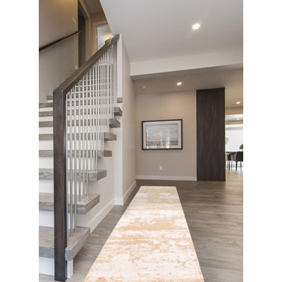 Tapis brun clair Legacy 2 pi 6 po x 12 pi 2 po