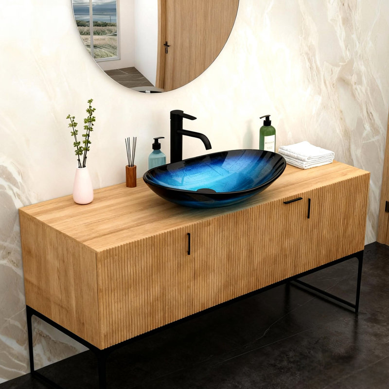 Vasque décorative pour salle de bain : lavabo bleu avec bonde rétractable, en verre trempé, en forme de bateau, à poser sur un comptoir, pièce de décoration unique au style moderne.