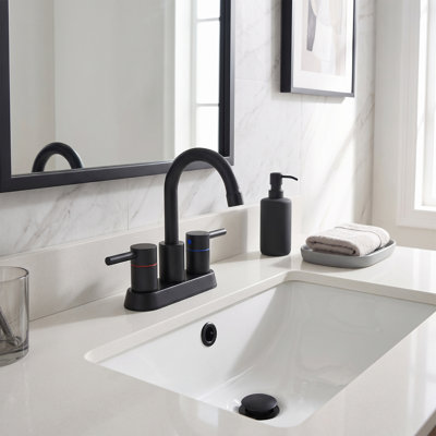 Robinet de lavabo de salle de bain à poignée double 4 po Modern