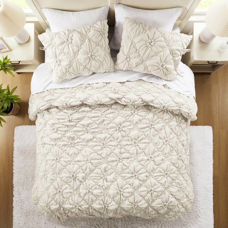 Édredon pour lit très grand 3 pièces à motif floral texturé, douceur semblable au nuage, matériau respirant, jolis accents de cravates standard de trois pièces, aspect feuilleté douillet, microfibre, confort toute l'année