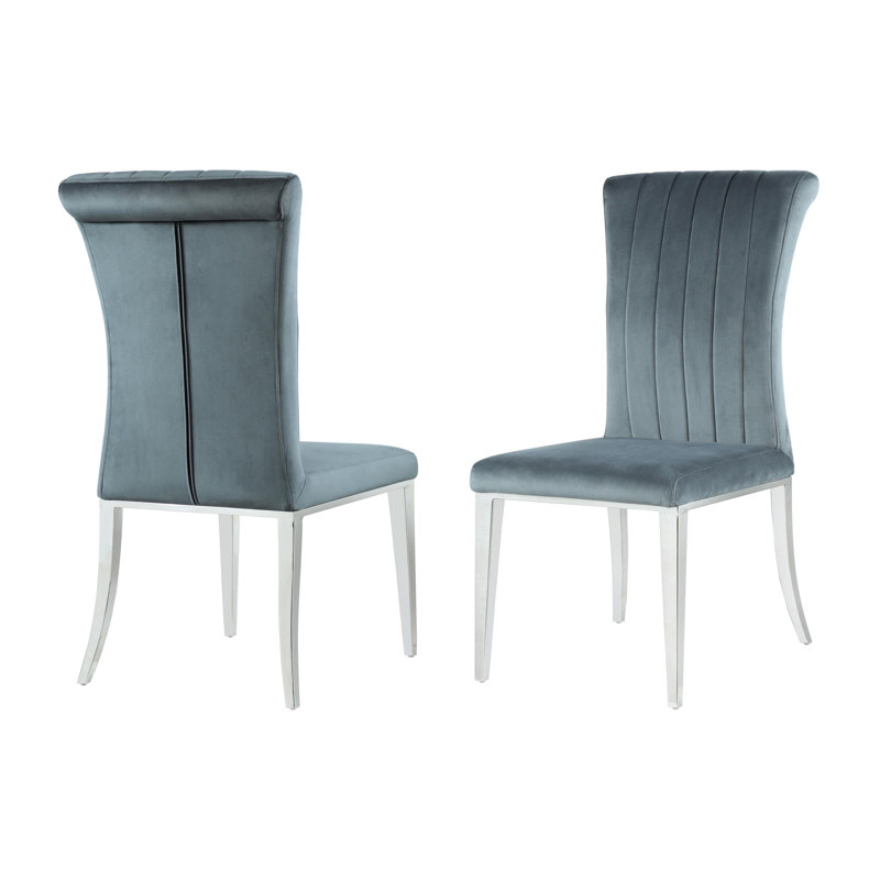 Chaise d'appoint capitonnée en velours